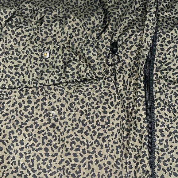 J. Jill Fit Water Resistant Anorak Jacket Kalamata Ditsy Leopard Medium - Picture 4 of 8